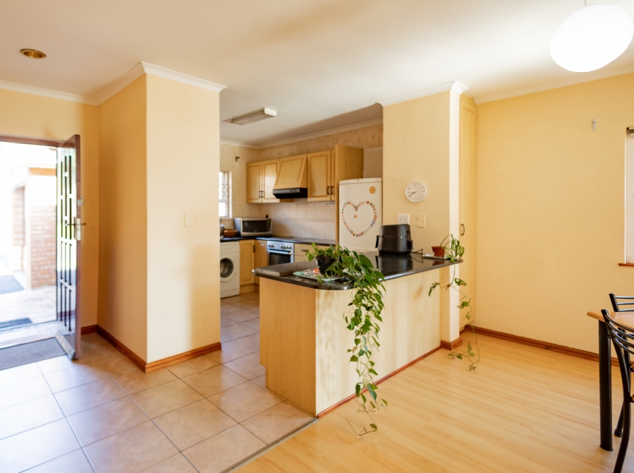 2 Bedroom Property for Sale in Kenridge Western Cape